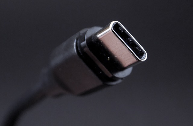 苹果产品接口现状：妙控配件转向 USB-C，部分设备仍售 Lightning 版